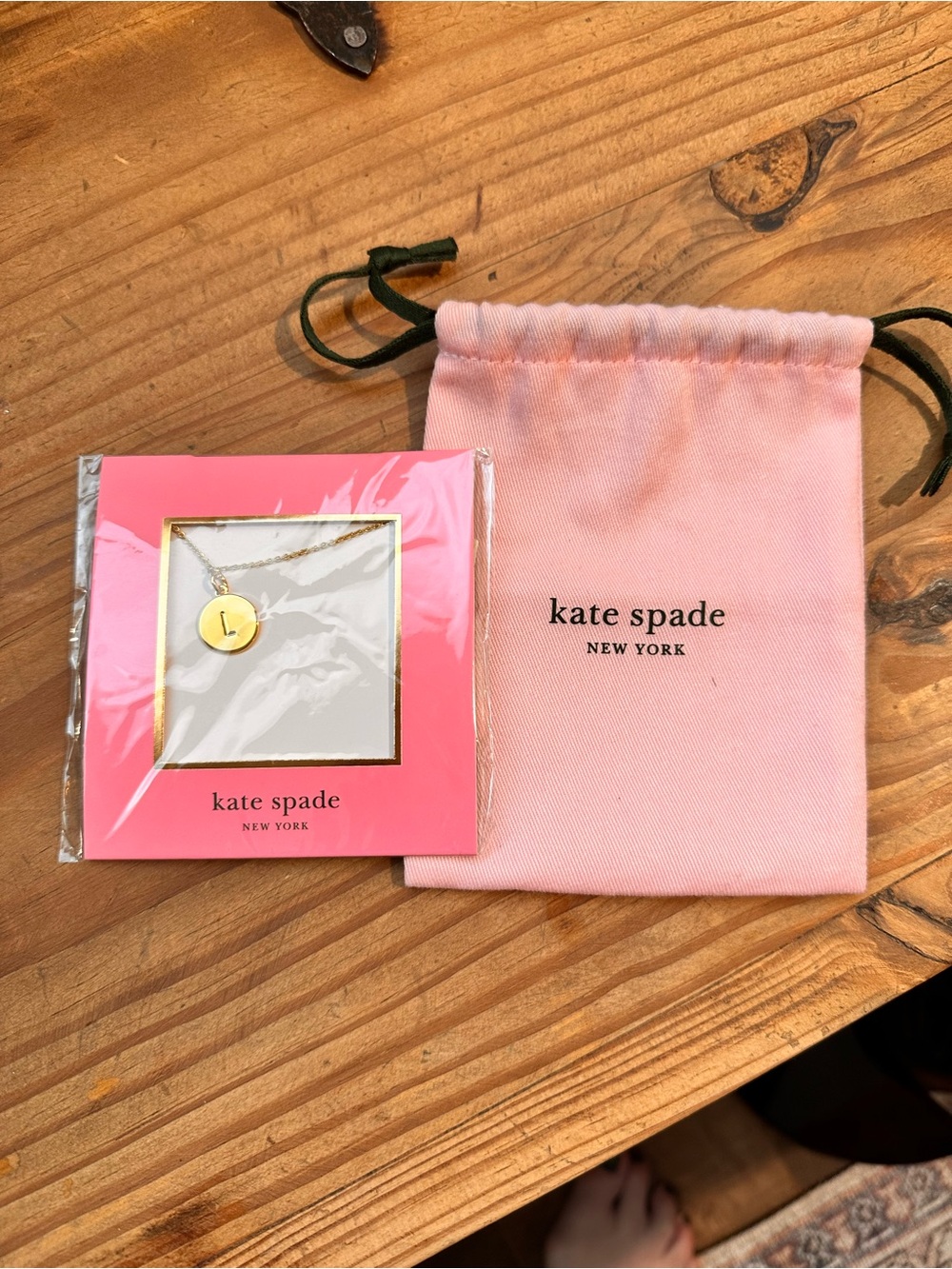 kate spade gold initial 'L' pendant with pink pouch NWT